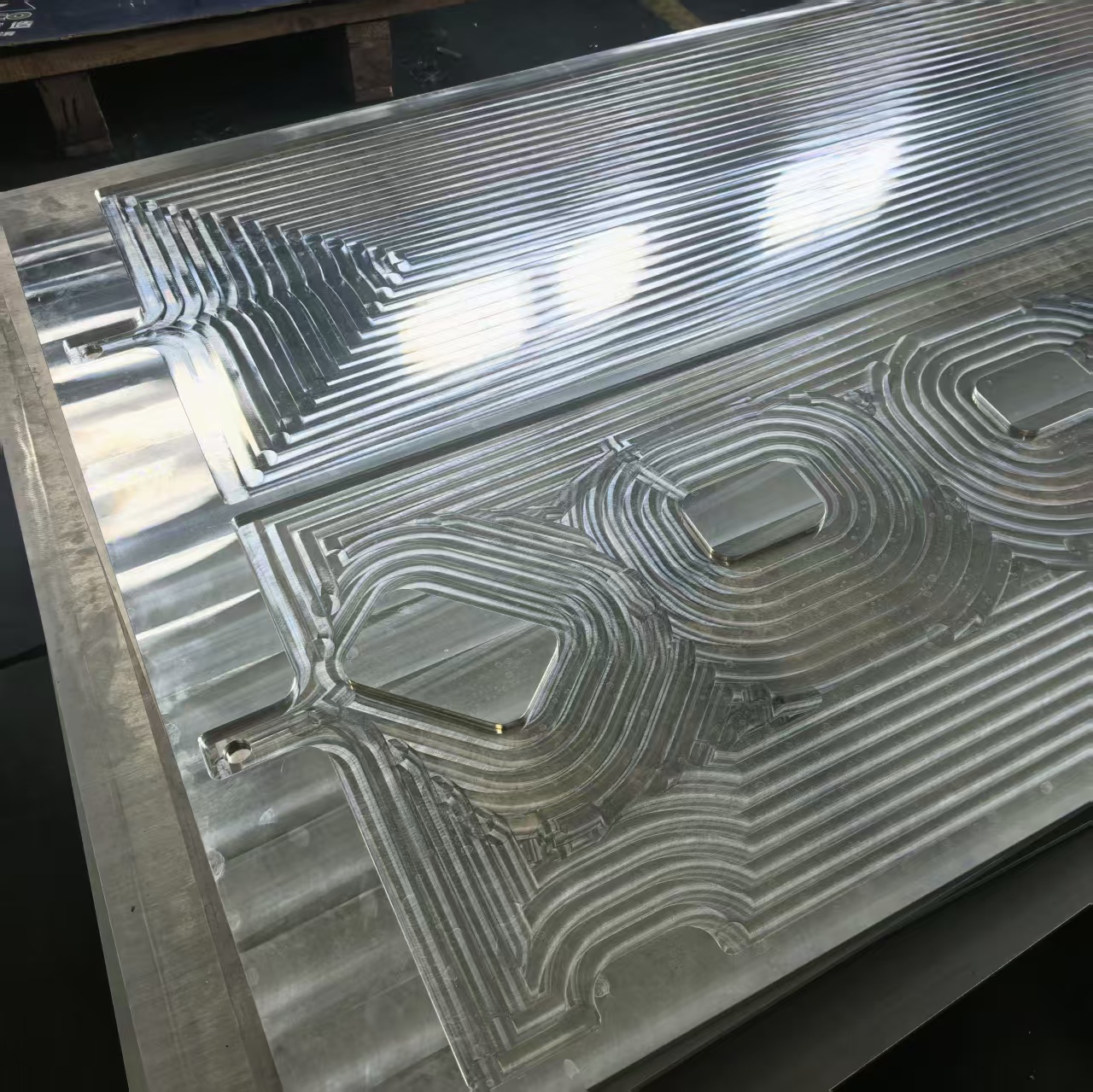 Custom CNC Liquid Cooling Plate for AI Servers & EV Batteries
